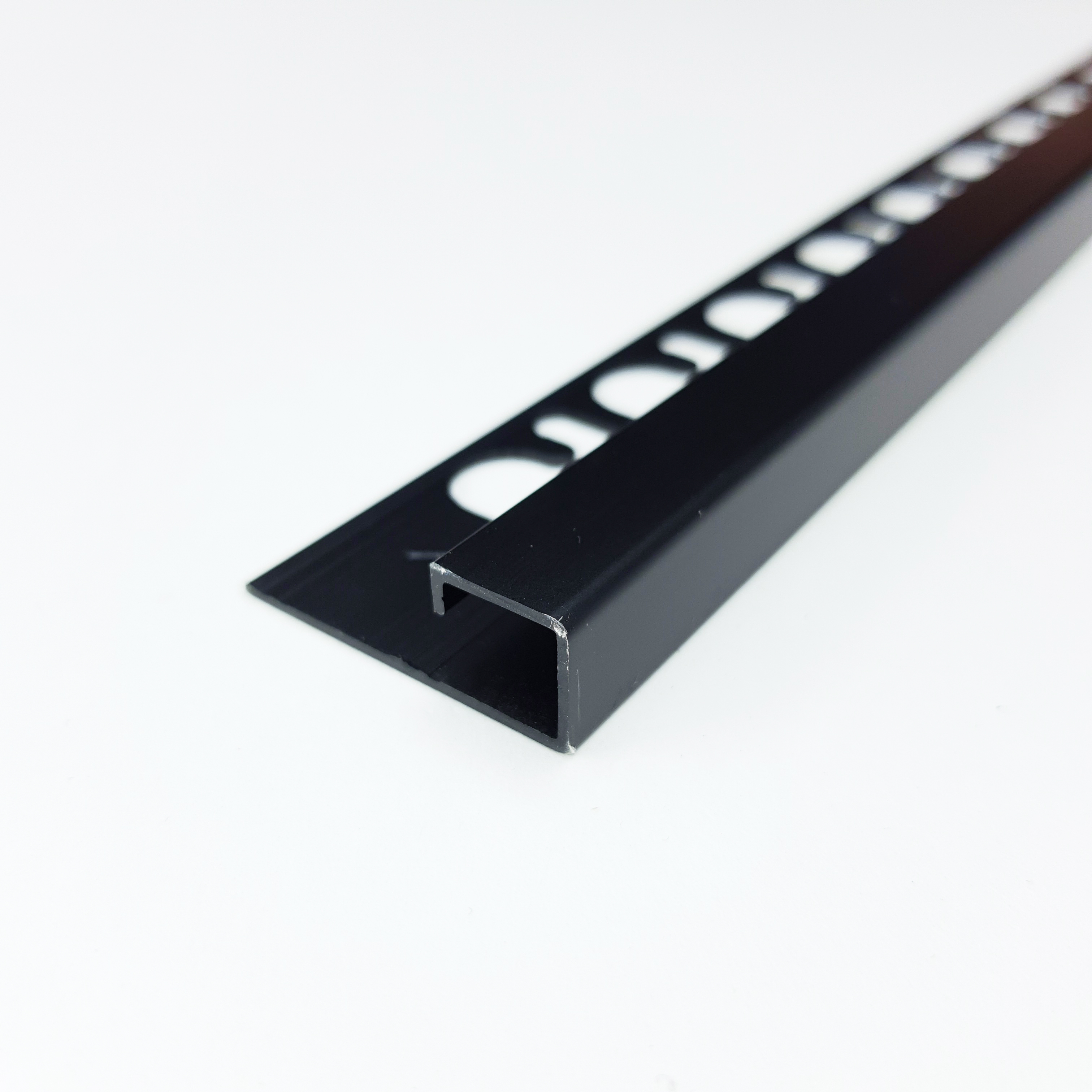 PJQSNE 10 - Профиль PROJOLLY SQUARE H= 10 мм, алюминий анодированный, цвет чёрный, длина 2700 мм