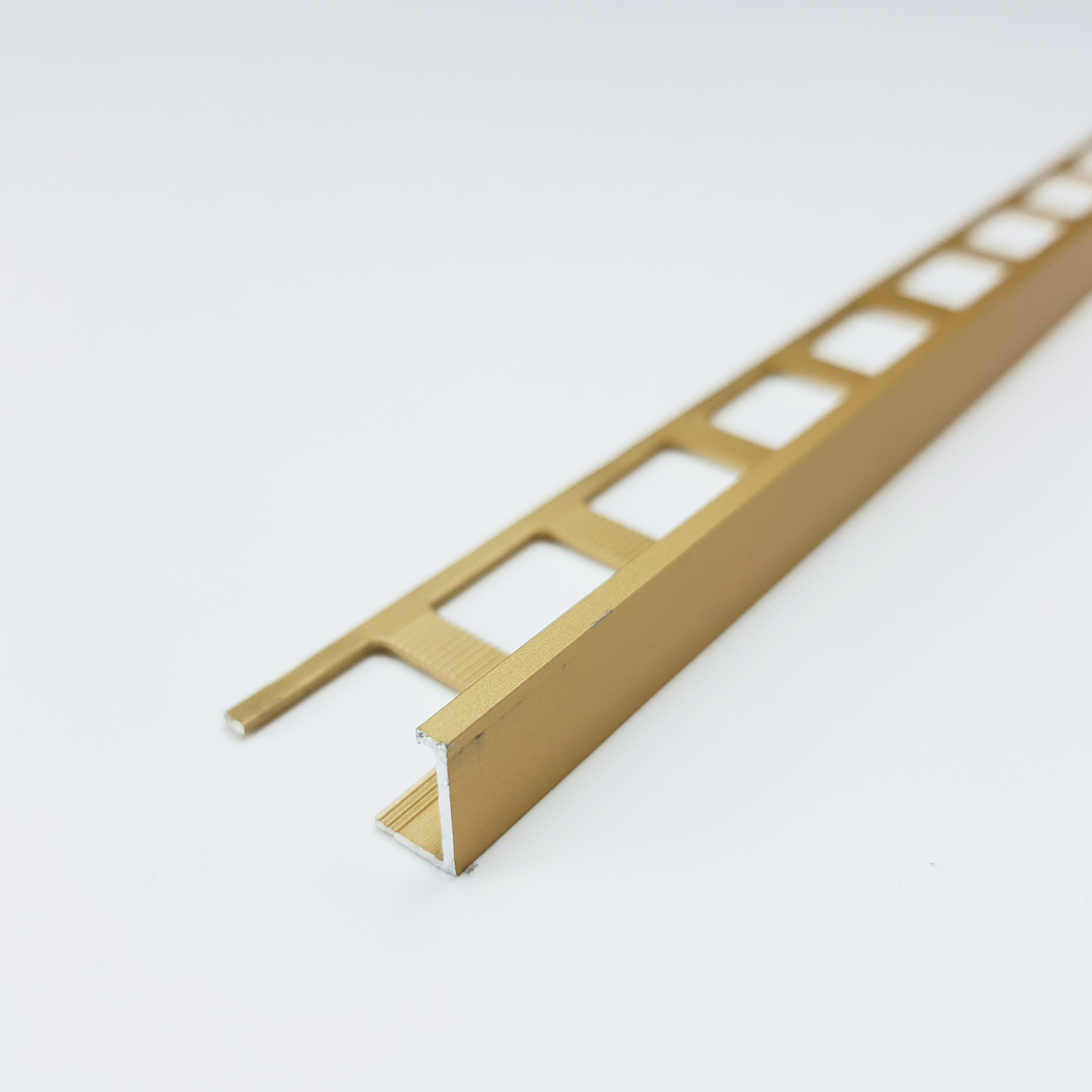 ПК 01.2700.02л L-профиль для плитки до 10 мм, алюминий анодированный, цвет золото, длина 2700 мм