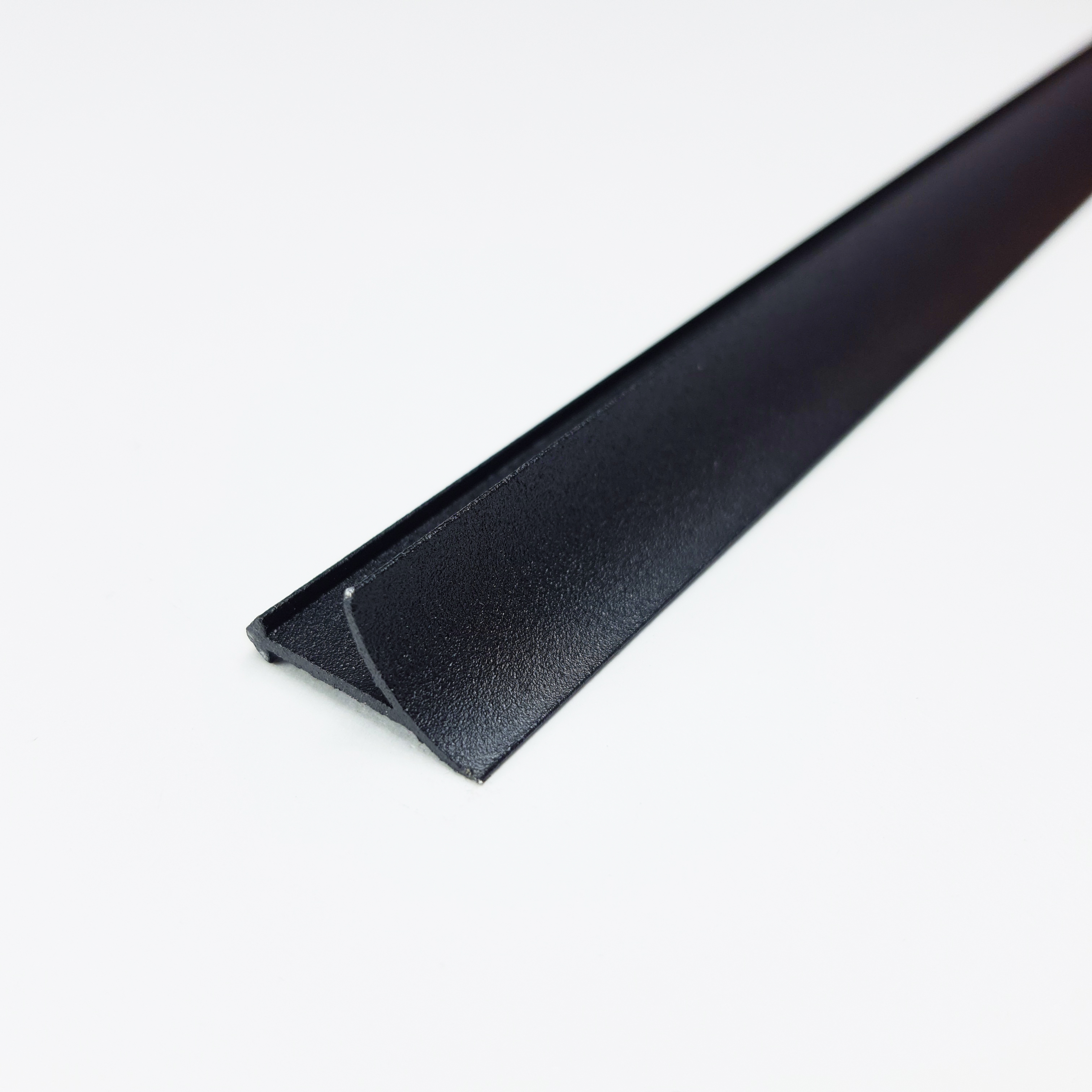 ПК 06-1.2700.15 Профиль для любой пликти (внутр угол), алюминий окрашен, цвет чёрный, длина 2700 мм