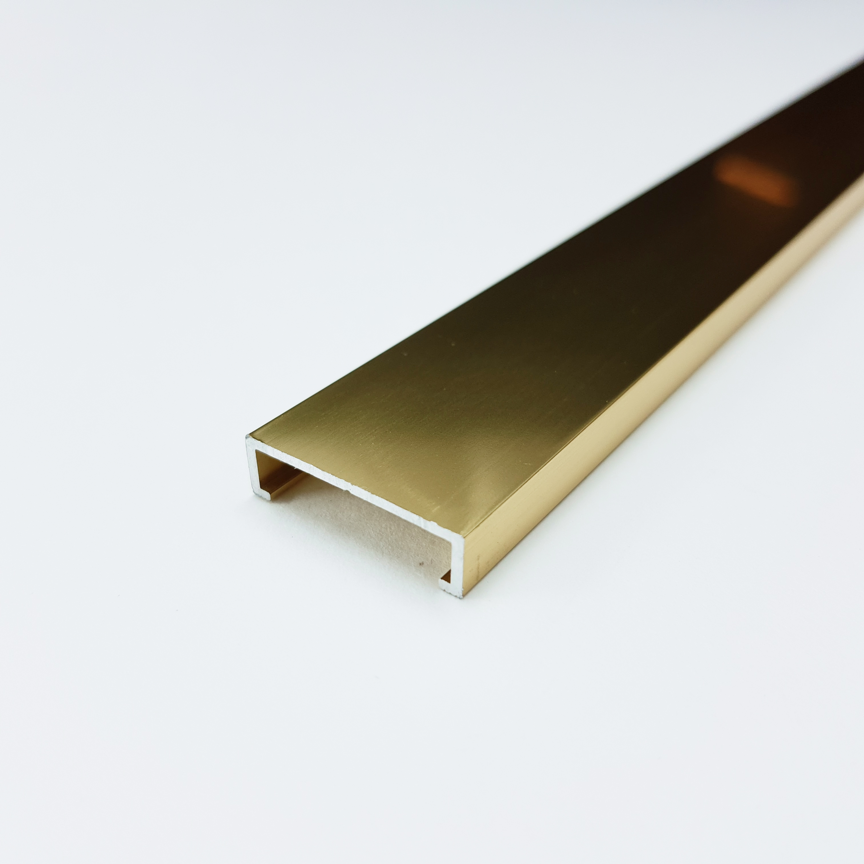 PLTPBO 10 П-образный профиль PROLISTEL P ALL H= 10мм, алюминий блестящий, цвет золото, длина 2700 мм