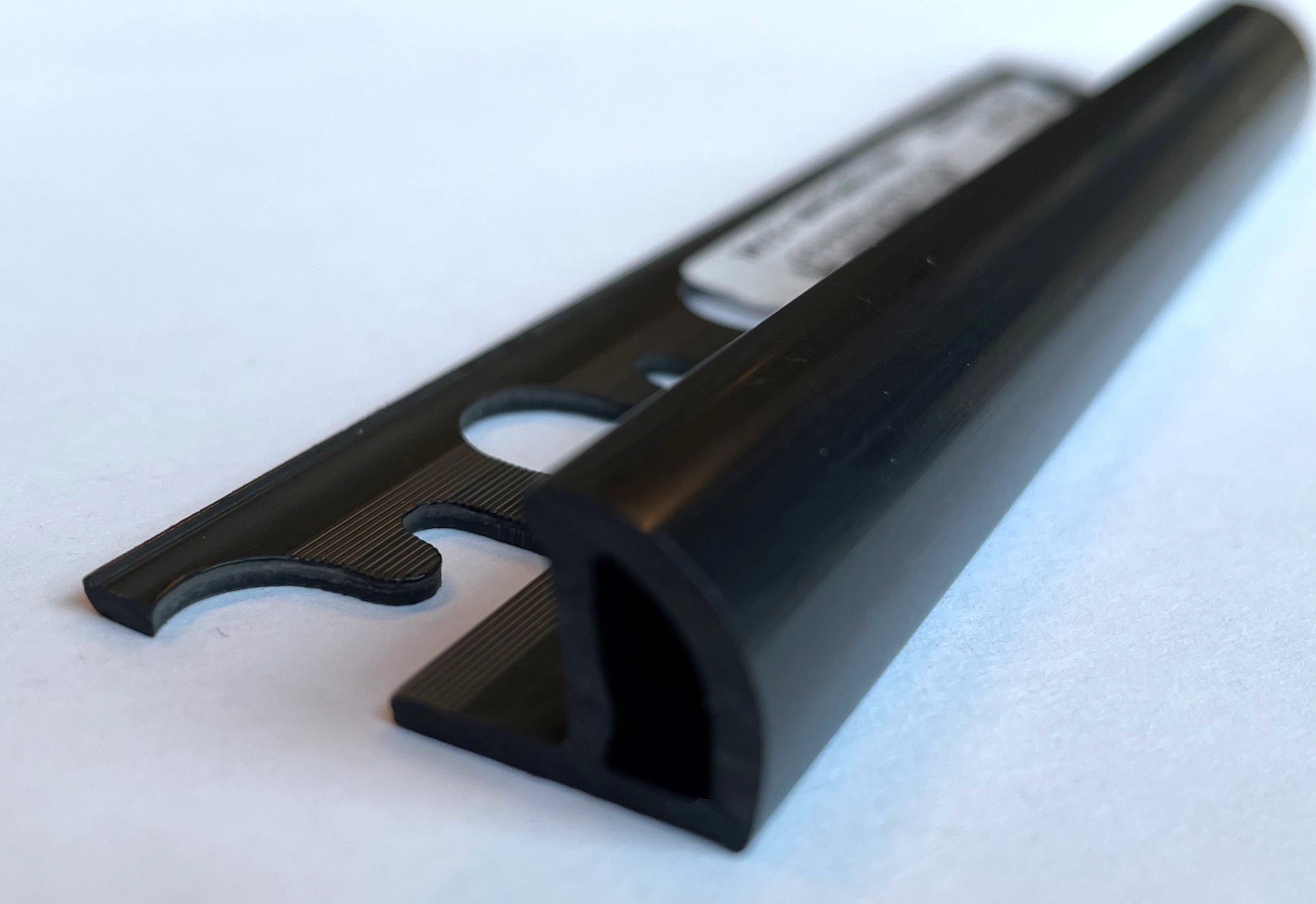 PJ08-11 - Профиль PROJOLLY H= 08 мм, ПВХ окрашенный, цвет чёрный, длина 2700 мм