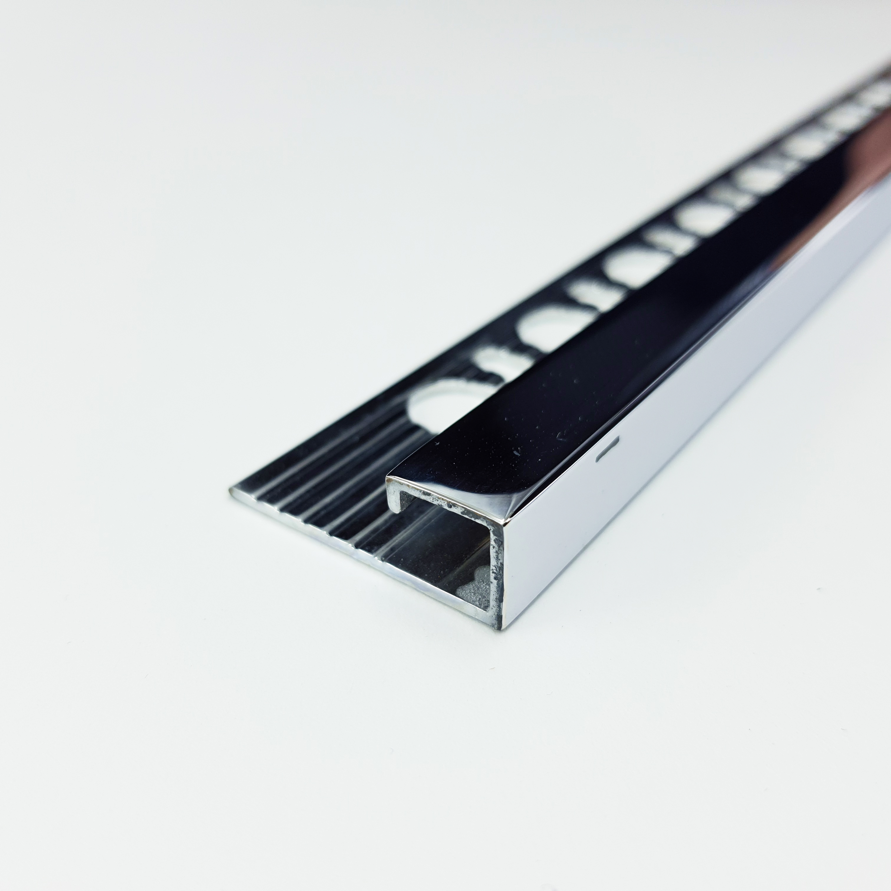 PJQSOC 10 - Профиль PROJOLLY SQUARE H= 10 мм, латунь хромированная, цвет хром, длина 2700 мм