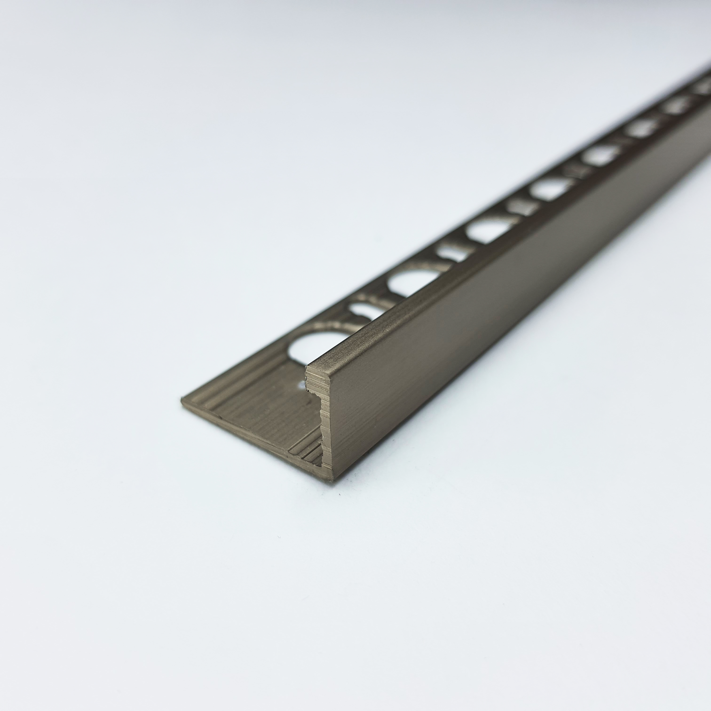 PTAT 10 L-образный профиль PROTERMINAL H= 10 мм, алюминий анодированный, цвет титан, длина 2700 мм