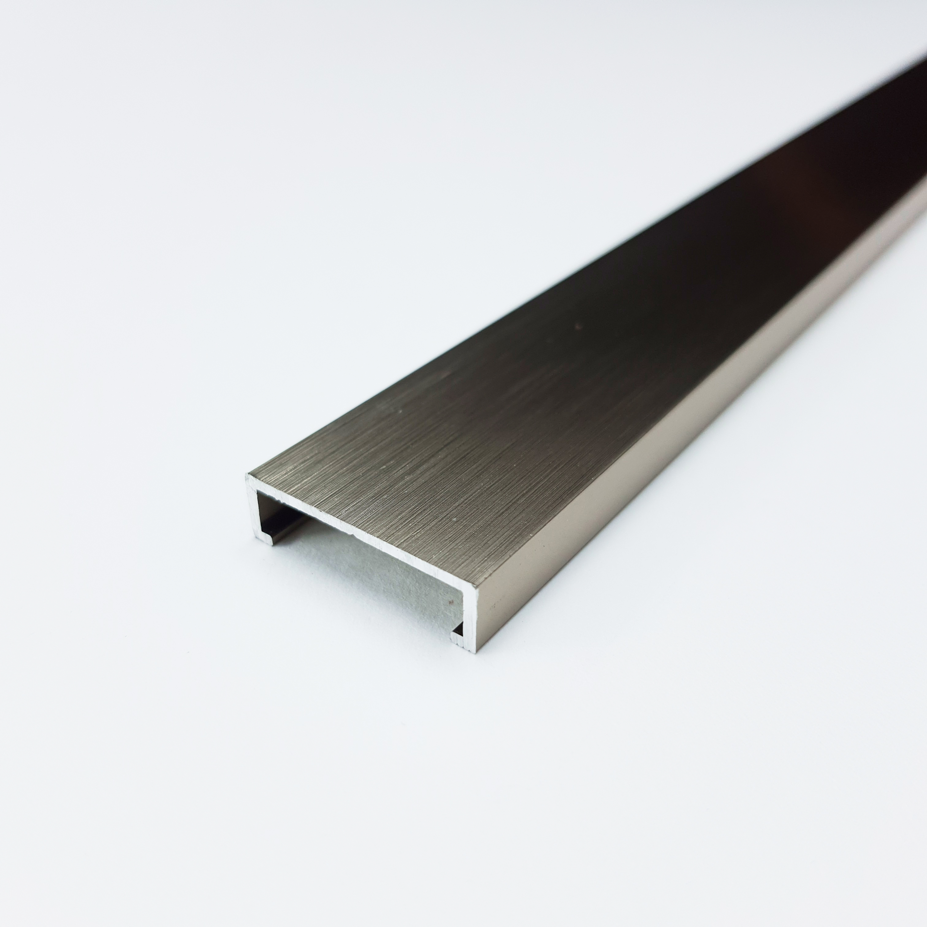 PLTPTS 25 П-образный профиль PROLISTEL P ALL H= 25 мм, алюминий крацовов, цвет титан, длина 2700 мм