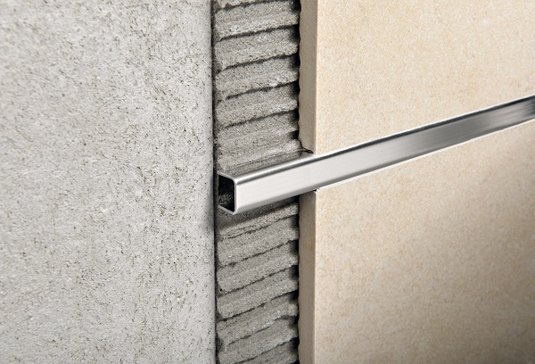 PLTAСS 25 П-образный профиль PROLISTEL ACC H= 25 мм, шлифованная сталь AiSI 304, длина 2700 мм