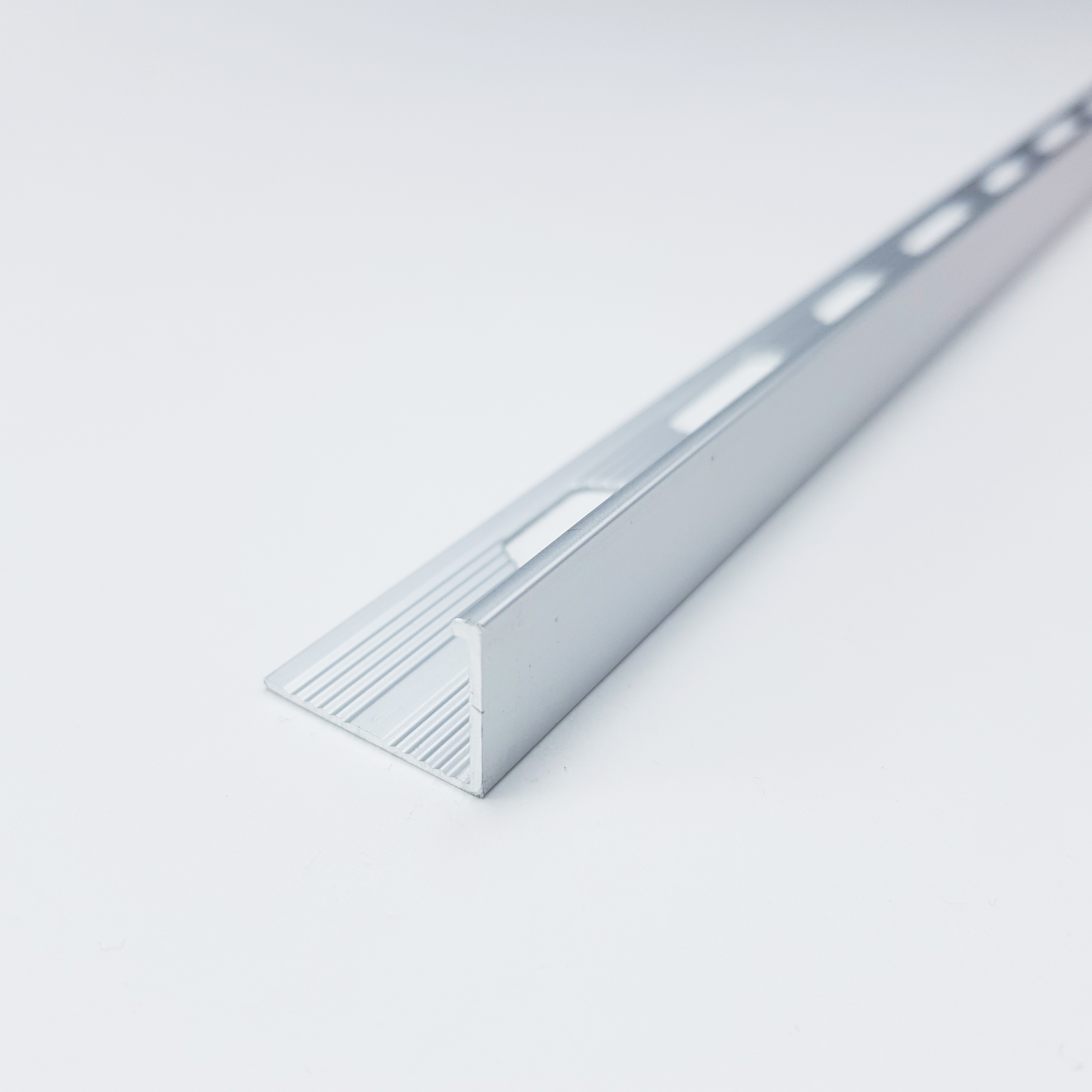 ПО-Г8 L-образный профиль для плитки до 8 мм, алюминий анодированный, цвет серебро, длина 2700 мм