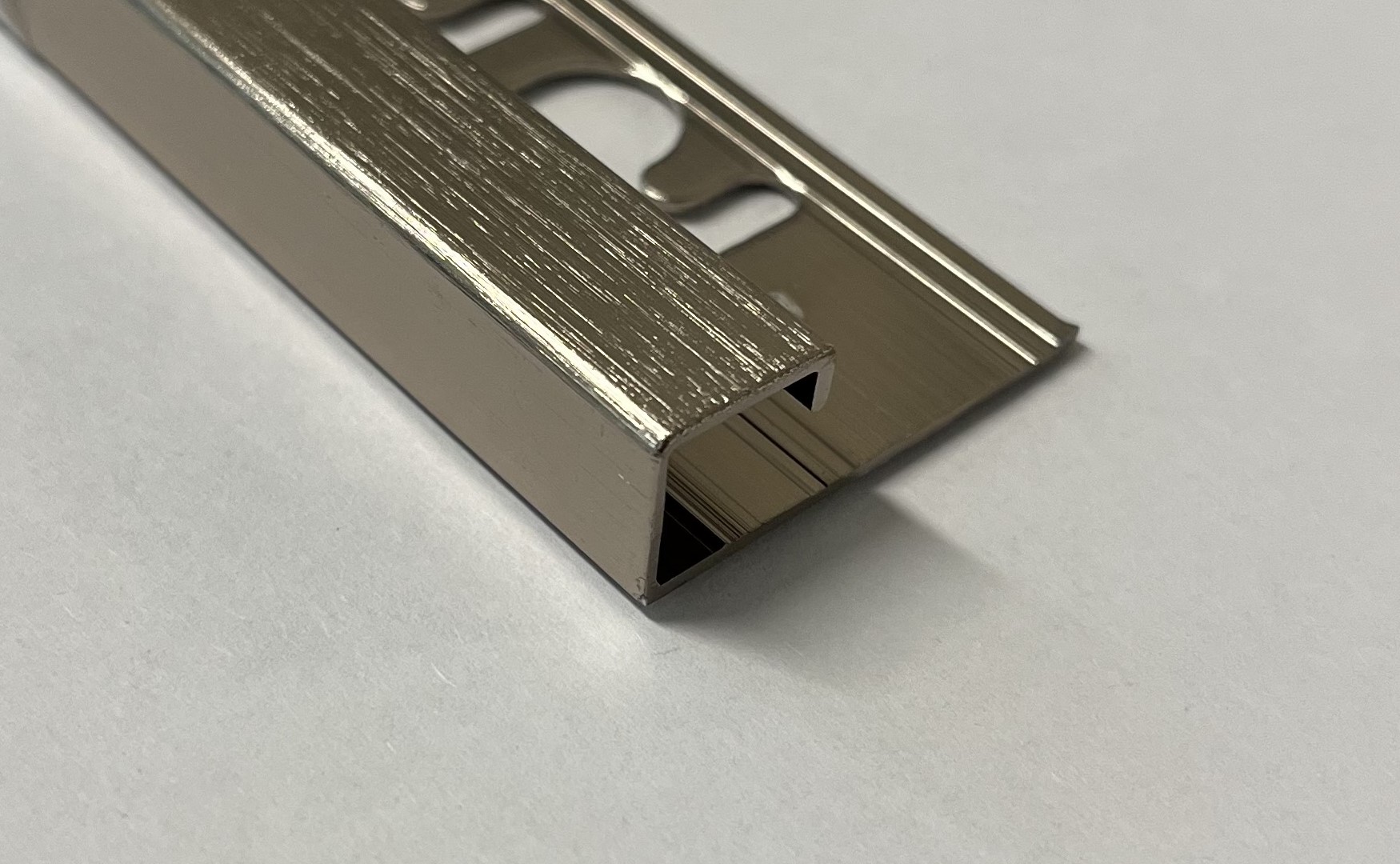 PJQSTS 08 - Профиль PROJOLLY SQUARE H= 8 мм, алюминий крацованный, цвет титан, длина 2700 мм