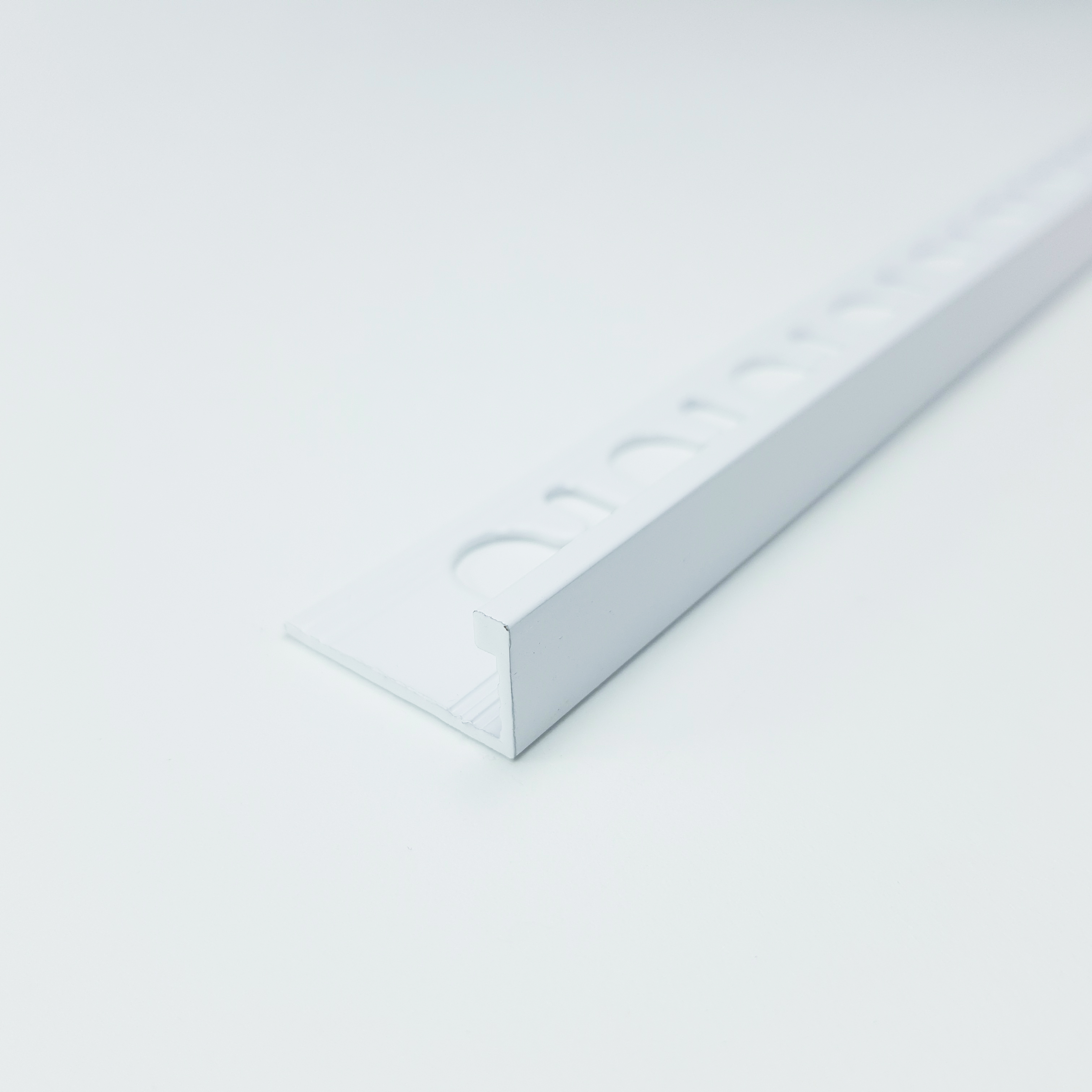 PTA 08-01 L-образный профиль PROTERMINAL H=08 мм, алюминий окрашенный, цвет белый, длина 2700 мм