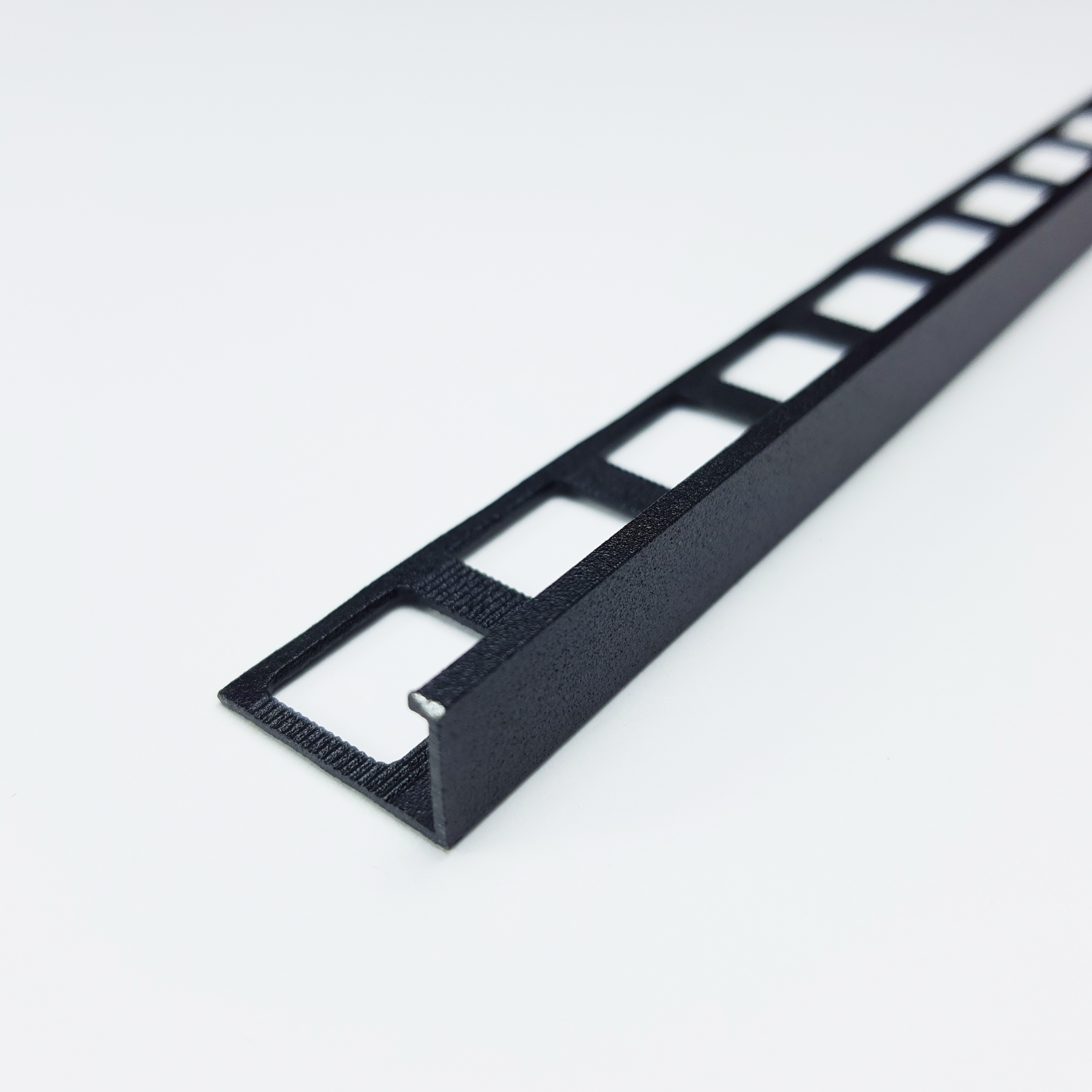 ПК 01.2700.15 L-профиль для плитки до 10 мм, алюминий окрашенный, цвет чёрный, длина 2700 мм