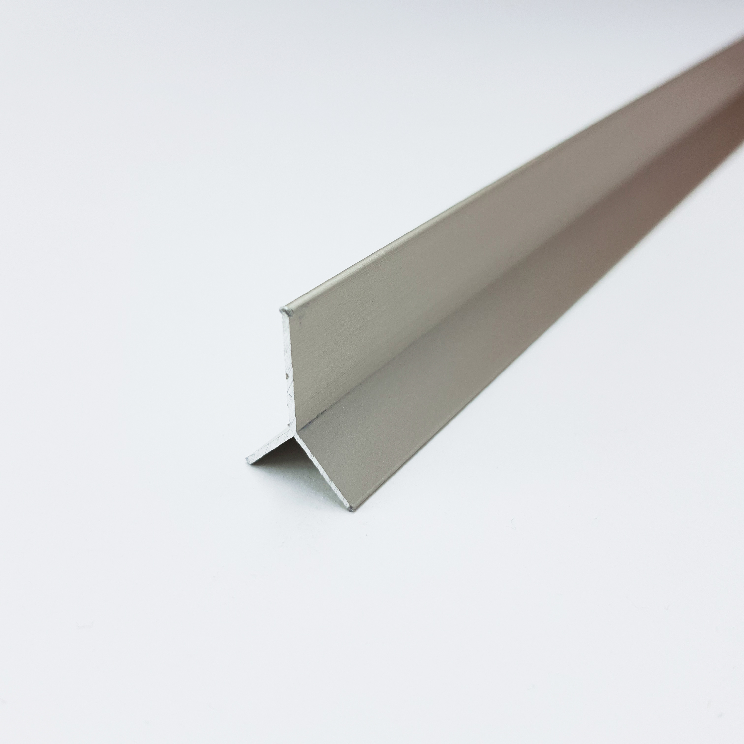 ПП 05-12.2700.042л  Y-профиль для плитки до 12 мм, алюминий анодирован, цвет шампань, длина 2700 мм