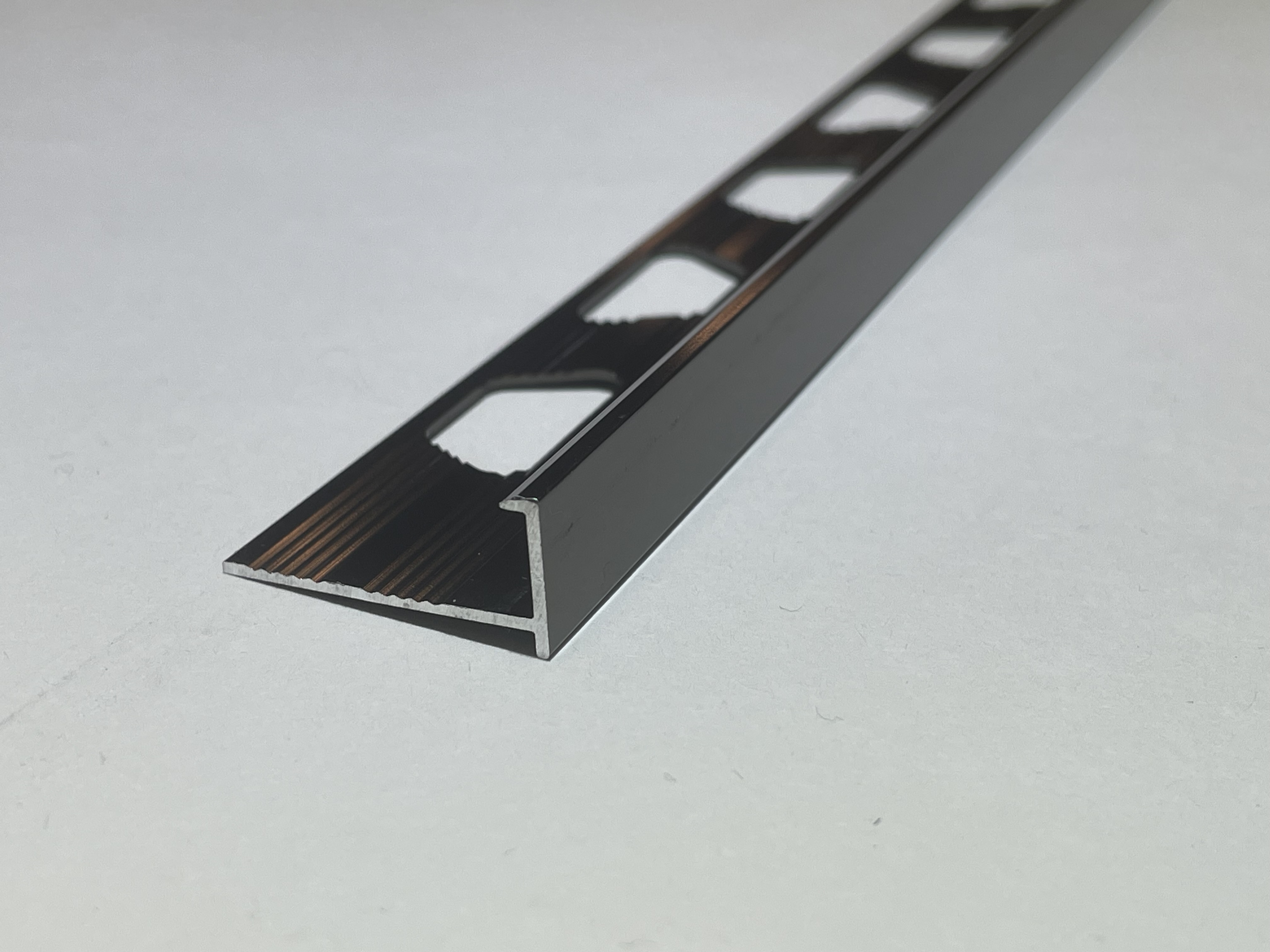 ПО-203 Г-профиль под плитку H= 12 мм, алюминий блестящий, цвет бронза глянец, длина 2700 мм