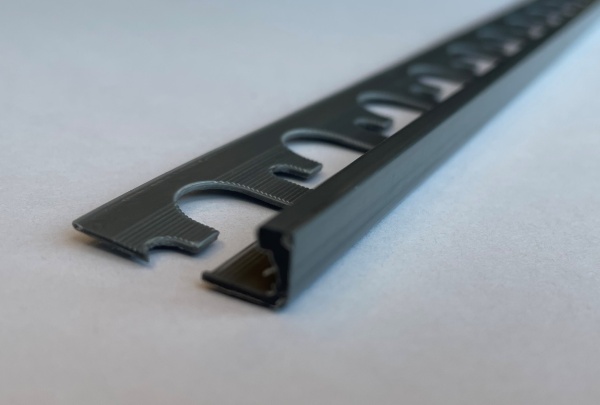 PT 08-12 L-образный профиль PROTERMINAL H= 08 мм, ПВХ окрашенный, цвет серебряный, длина 2700 мм