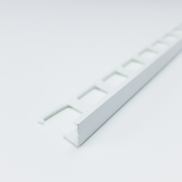 ПК 01.2700.16 L-профиль для плитки до 10 мм, алюминий окрашенный, цвет белый, длина 2700 мм