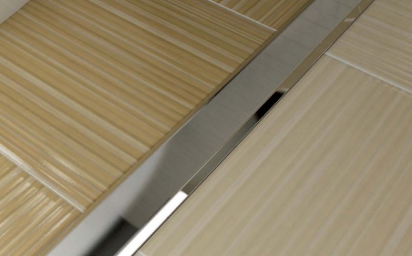 A6 EP 270 AiSi 304 Порог стыкоперекрывающий 60 мм, полированная сталь марки AiSi 304, длина 2700 мм 